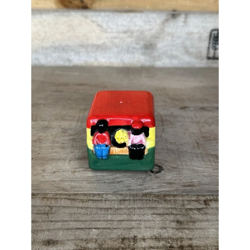 Jamaican Salt OR Pepper Shaker‎ Jamaican Bus Ceramic Bus